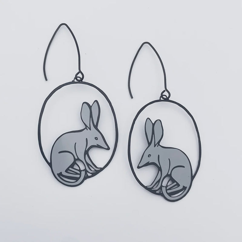 Denz | Midi Bilby earrings in Black/Grey