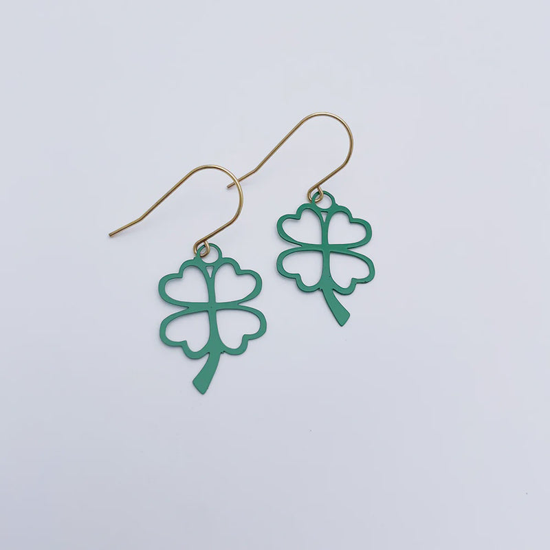 Denz | Mini Four Leaf Clover earrings in Green